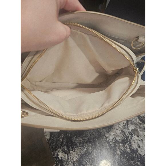 Coach Swagger - Picture 14 of 16